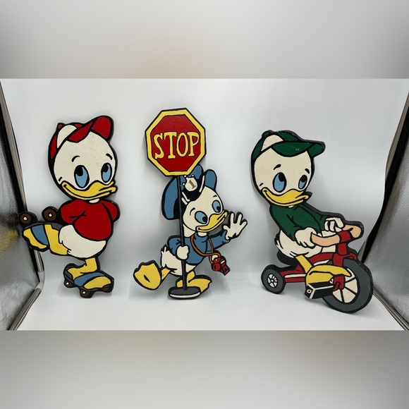 Disney Duck Tales Huey - Skates Dewey - Policeman & Louie Tricycle Signs 3 Pcs - Picture 1 of 13